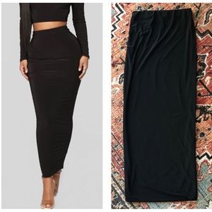 ‘PENCIL ME IN’ 🌹 FASHION NOVA skirt SIZE MEDIUM